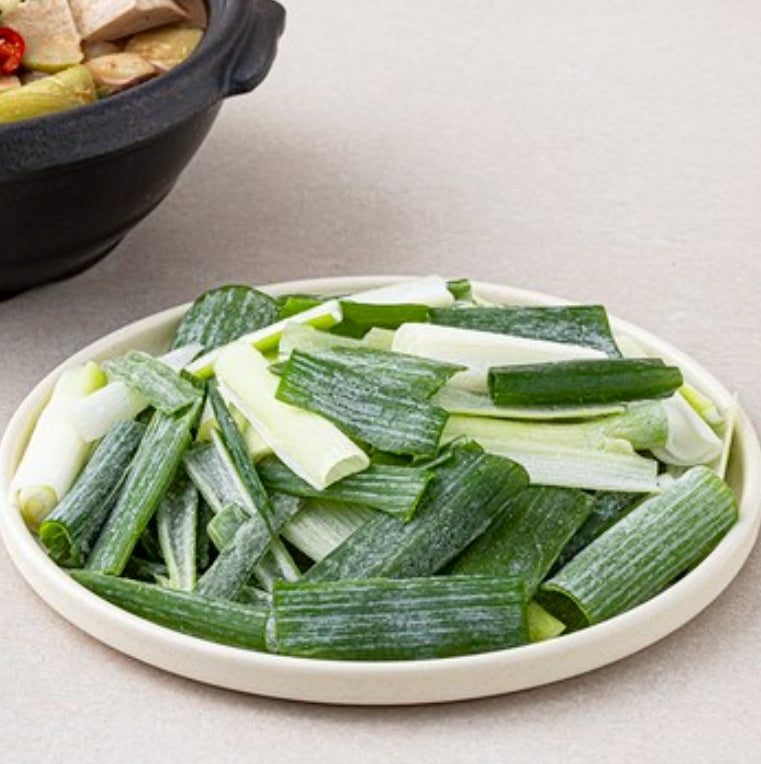 Multi Purpose Half Cut Spring Onion | Wooltari